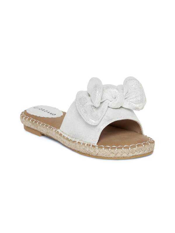 Flats in myntra Clearance